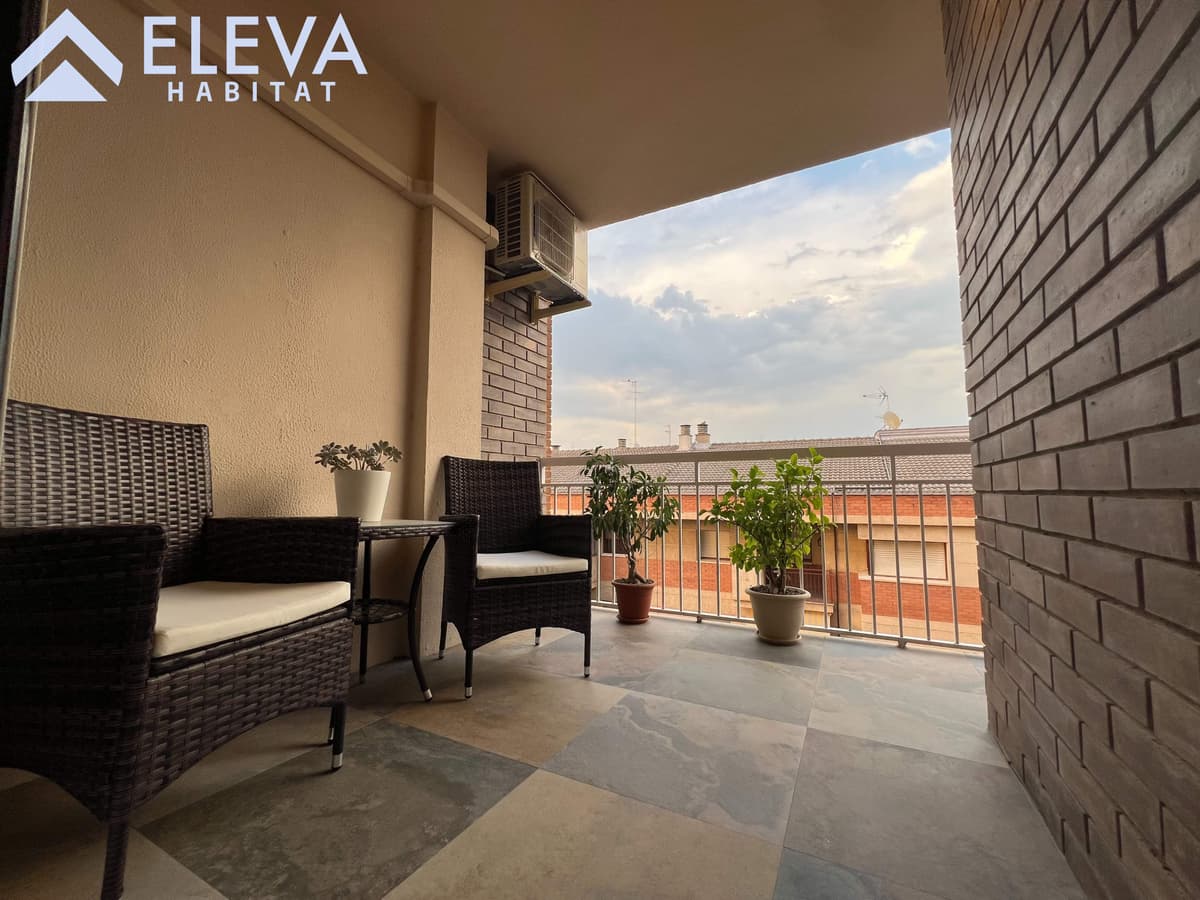 Fachada exterior del {Piso} en venta en {PARDINYES}