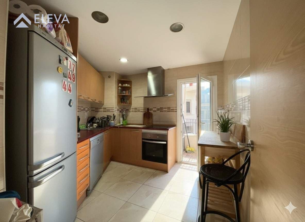 Façana exterior del {Piso} en venda a {CAPPONT}