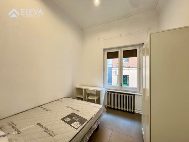 Interior del {Piso} a {RECTORAT}