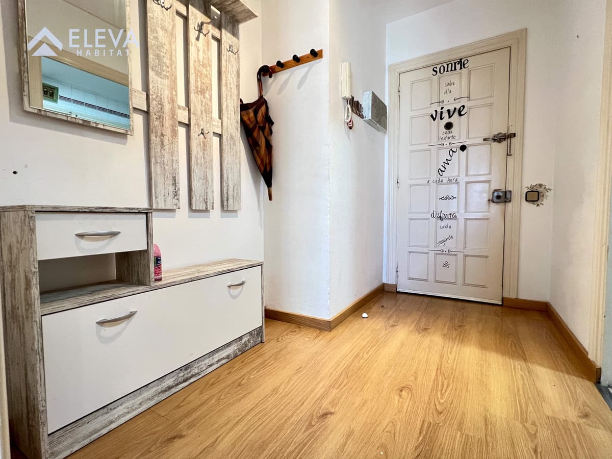 Façana exterior del {Piso} en venda a {PARDINYES}