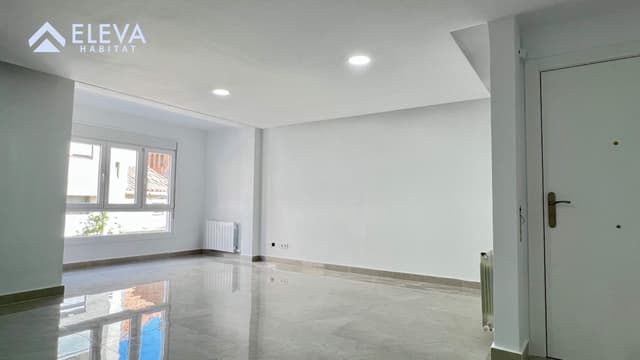 Interior del {Piso} a {JOC DE LA BOLA}