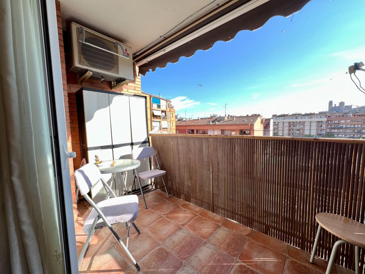 Façana exterior del {Piso} en venda a {PARDINYES}