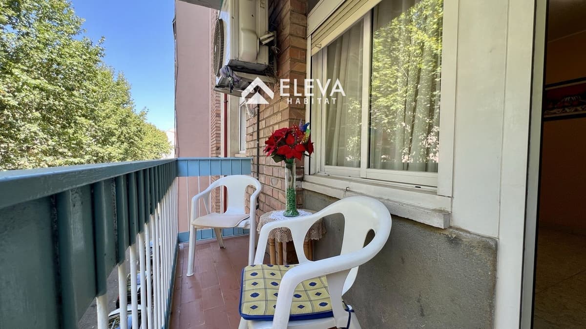 Façana exterior del {Pisos} en venda a {Lleida}