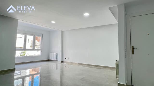 Interior del {Pisos} en {JOC DE LA BOLA}